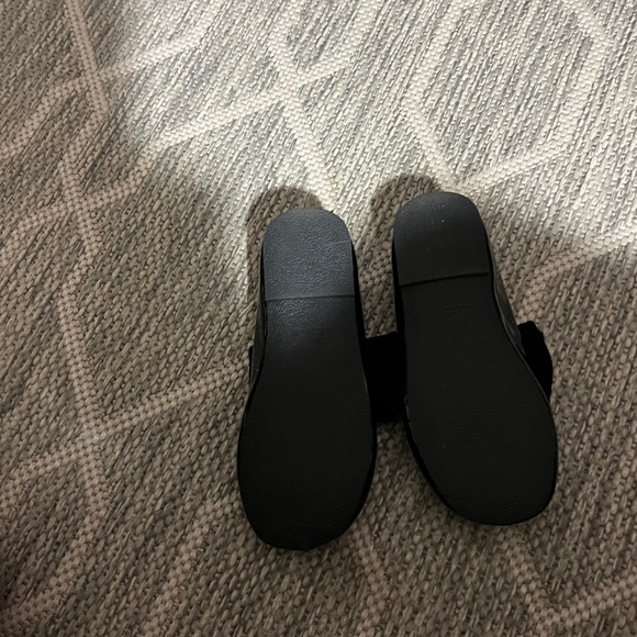 Zara Stylish Black Baby Shoes with Bow - Picture 4 of 4